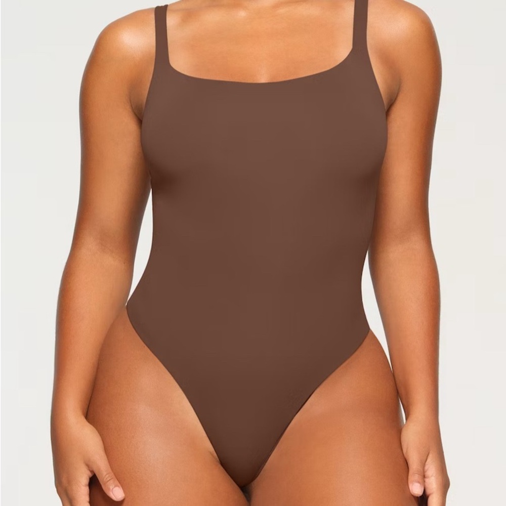 Brown scoop-neck bodysuit